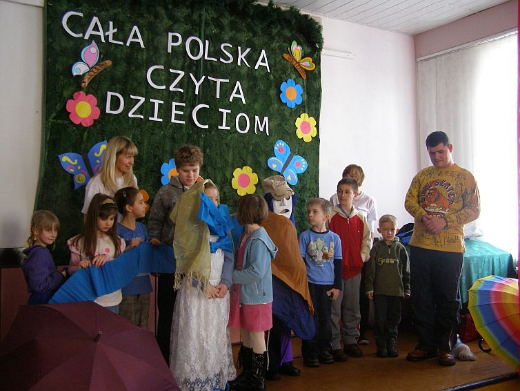 Caa Polska czyta dzieciom