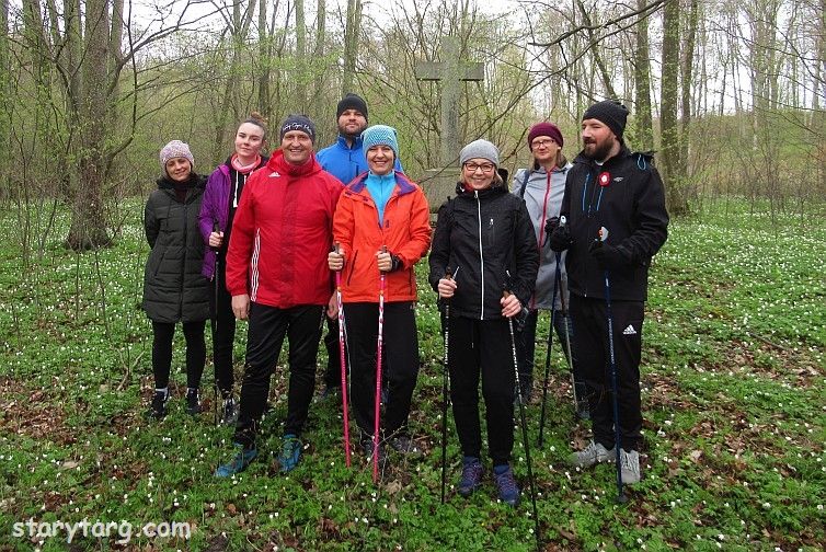 Marsz nordic walking