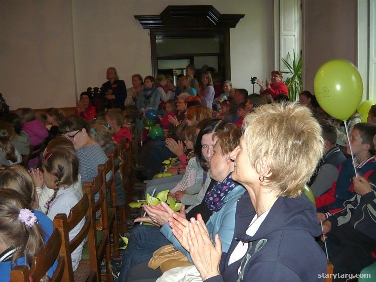 Czytanie bajek i wierszy Tuwima