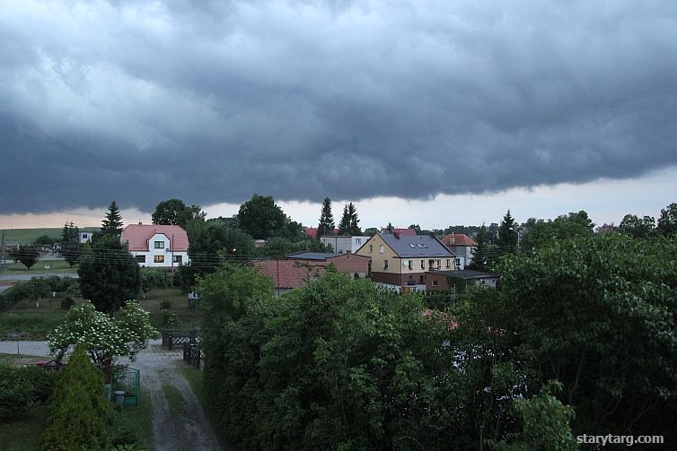 Burzowe chmury nad Starym Targiem