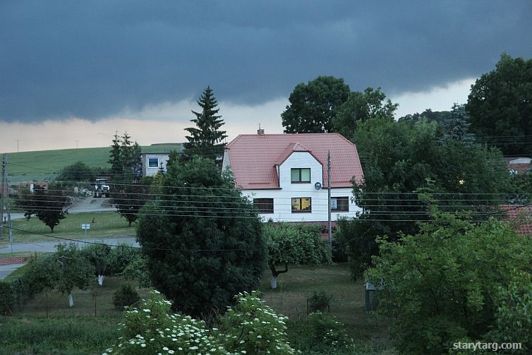 Burzowe chmury nad Starym Targiem