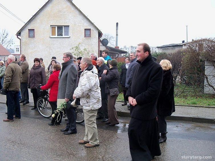 Powicenia kolumny i figury Matki Boskiej w Waplewie Wielkim