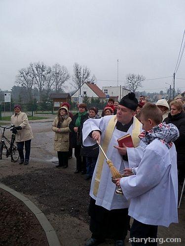 Powicenia kolumny i figury Matki Boskiej w Waplewie Wielkim